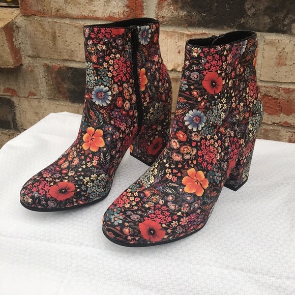 Lucky Brand Shoes - NWT Lucky Brand Women’s Floral Booties - 8